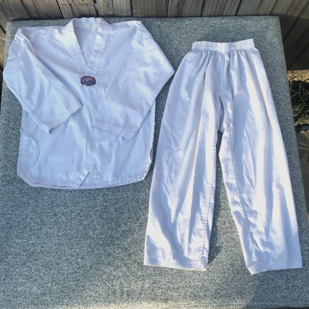Taekwando Uniform Unisex Size L Kids